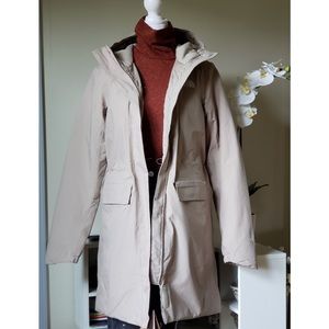 Brand New The North Face Women's City Breeze Insulated Parka with tag